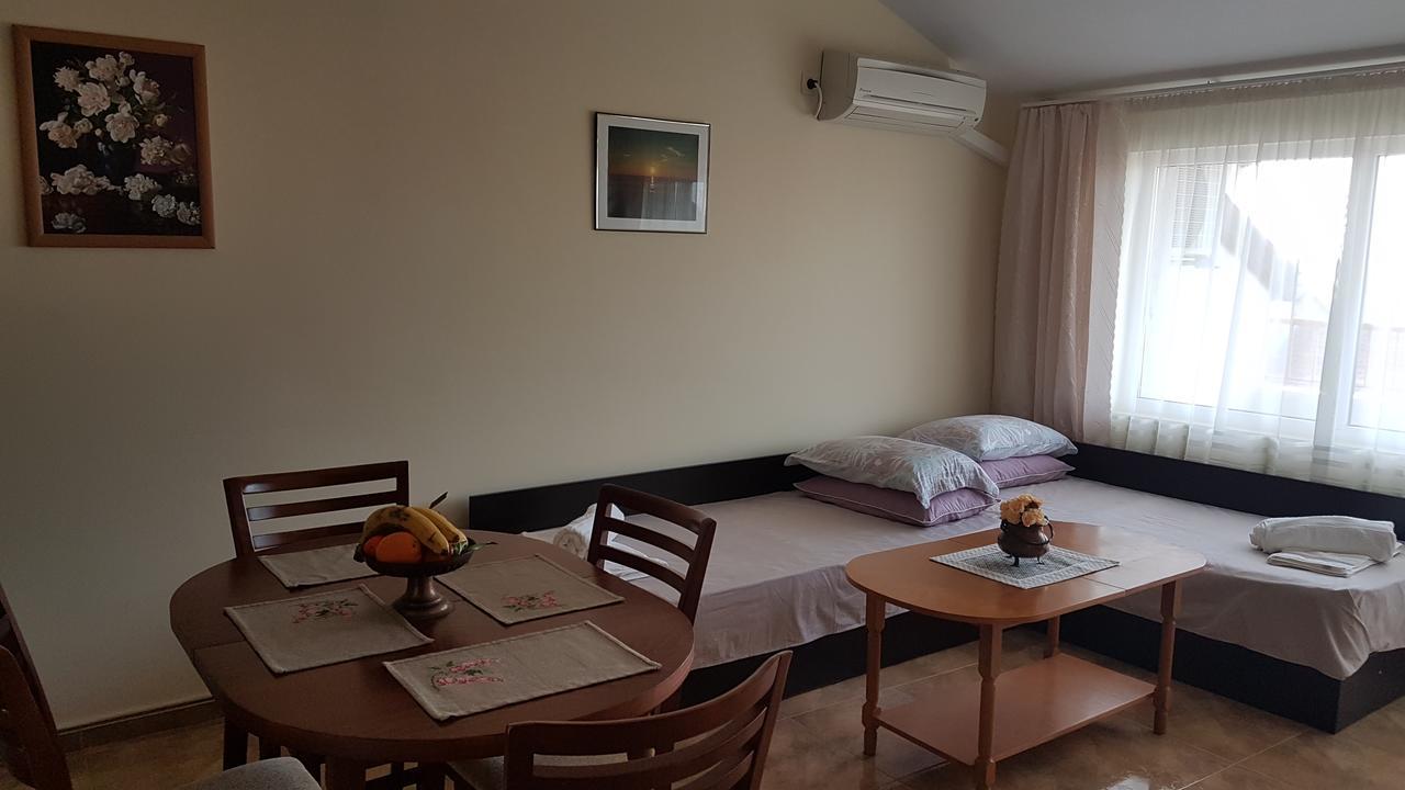 Tashevi Apartments Πομόριε Εξωτερικό φωτογραφία